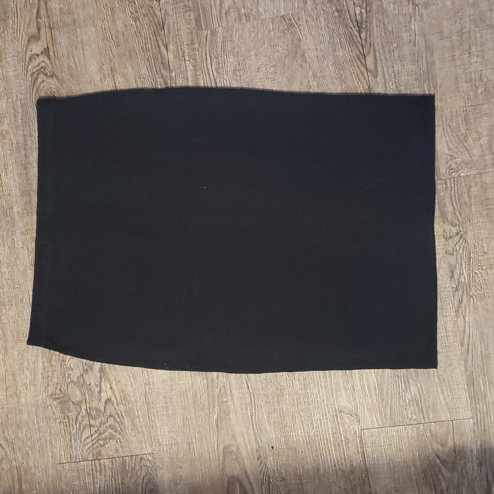 Black stretchy pencil skirt